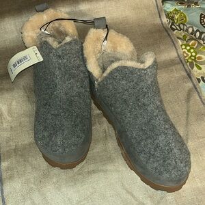 Dearfoams ~ Cozy Slippers